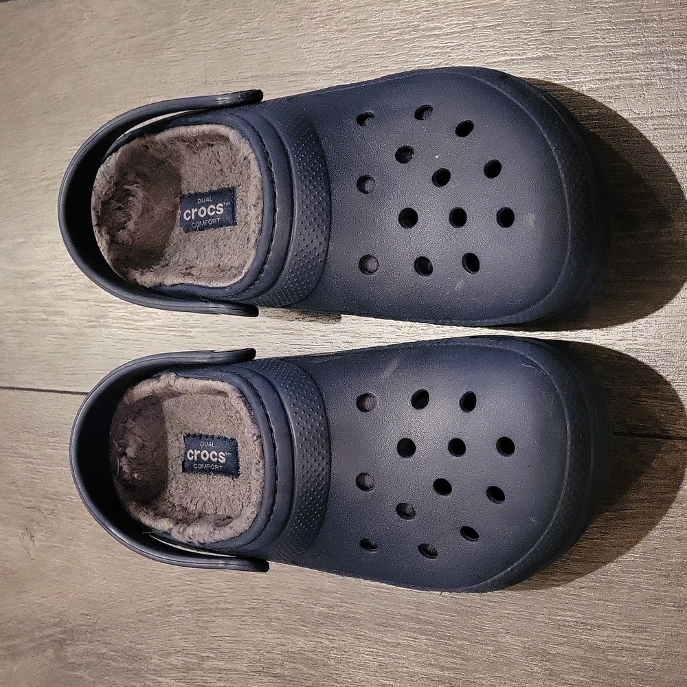 Boys fuzzy crocs